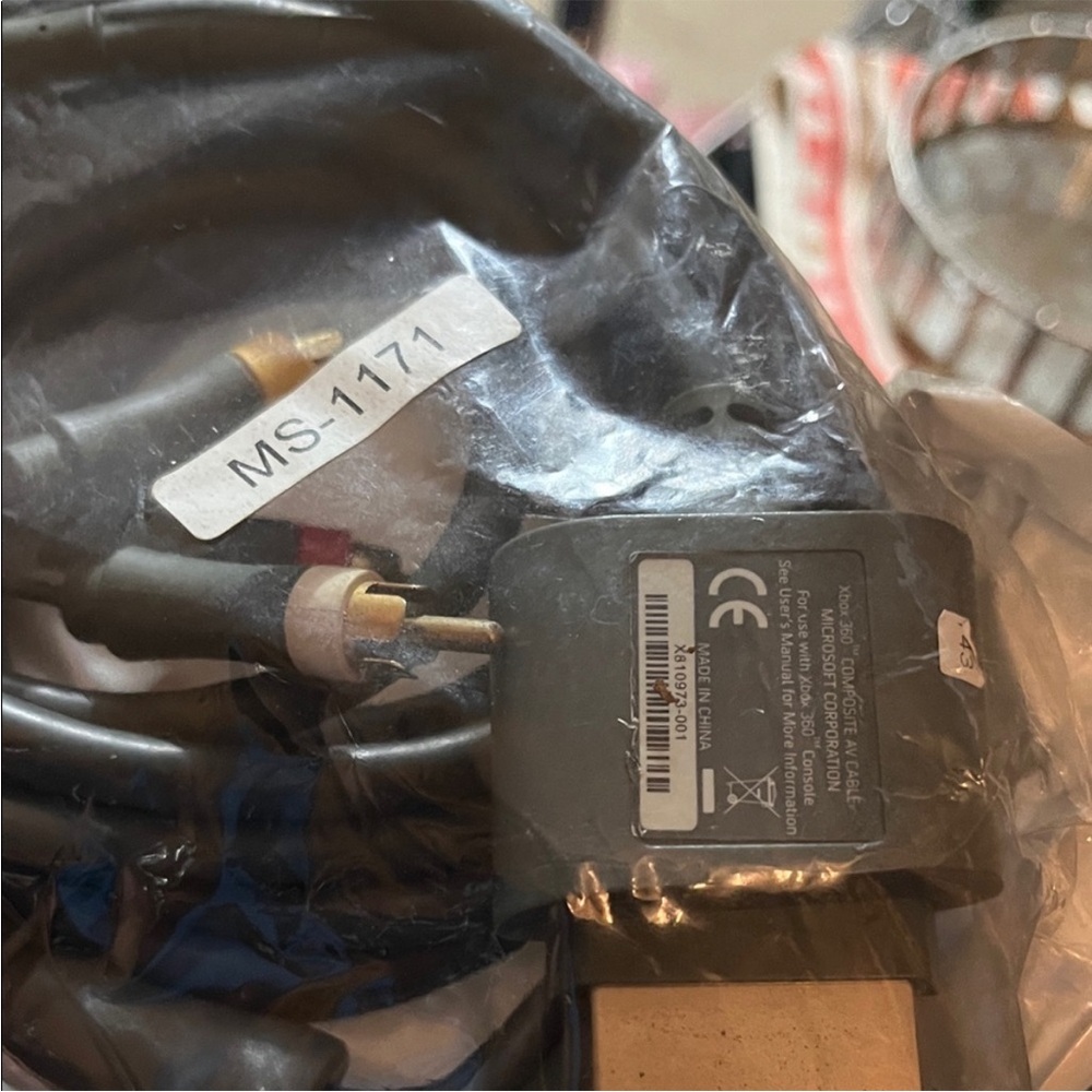 Gray Audio Video Cable - Picture 2 of 4